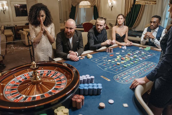 LIVE DRAW HK: Tonton dan Menangkan Undian Togel Real-Time